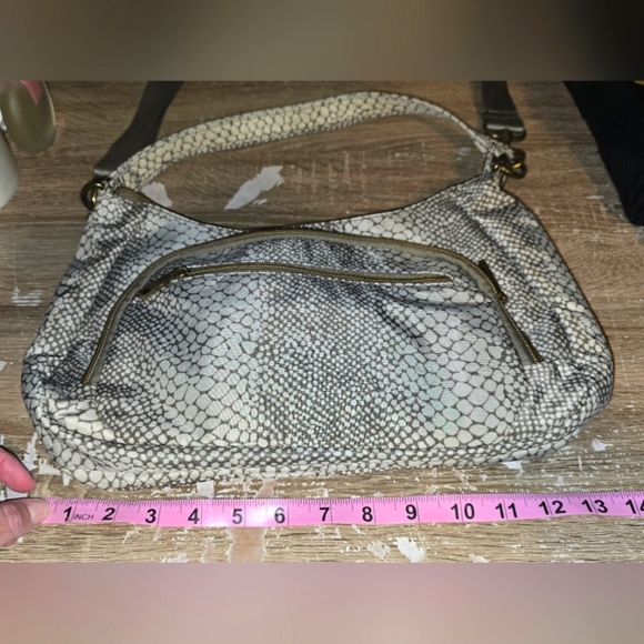 NWOT Travelon Anti Theft Crossbody Snakeskin Print Purse Hobo Handbag Travel Bag - Picture 10 of 12